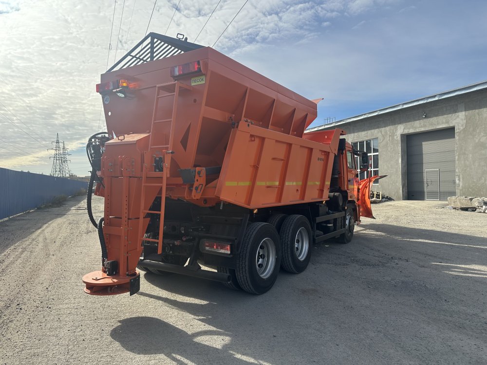 Пескоразбрасыыатель КДМ 