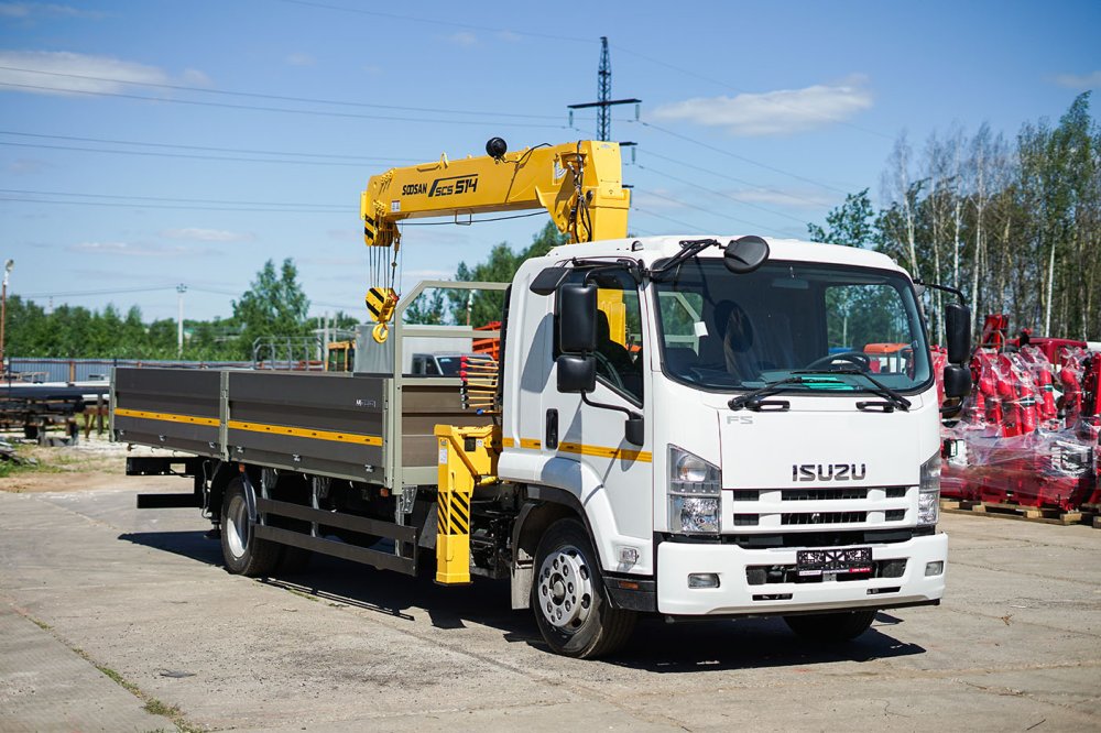 Бортовой автомобиль ISUZU c КМУ XCMG SQS68-3