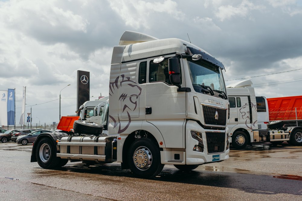 Тягач SITRAK C7H MAX 4x2 ( ZZ4186V391HE ) / без АДР и КОМ