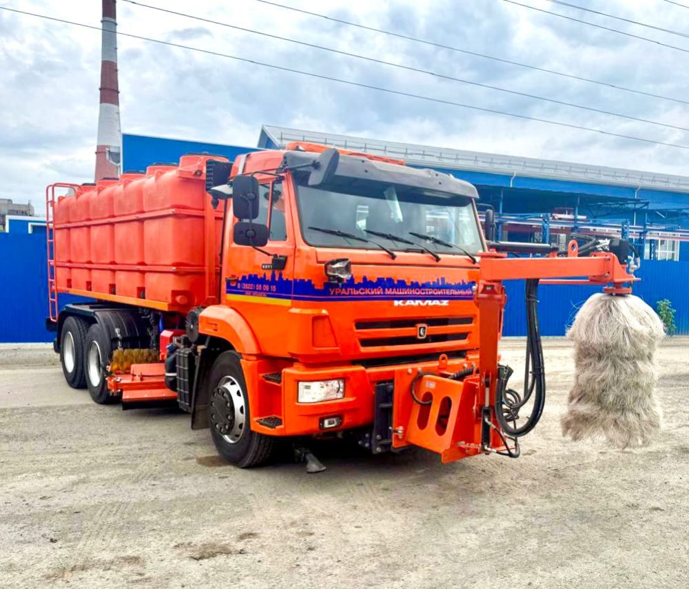 Поливомоечный автомобиль КДМ КАМАЗ 65115 
